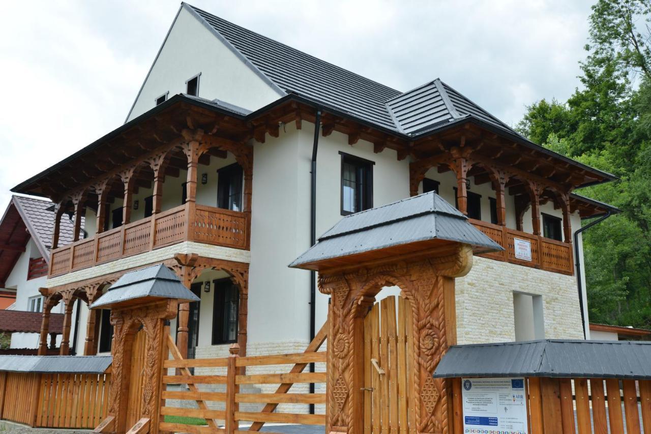 Pensiunea Armonia Văleni Exteriör bild