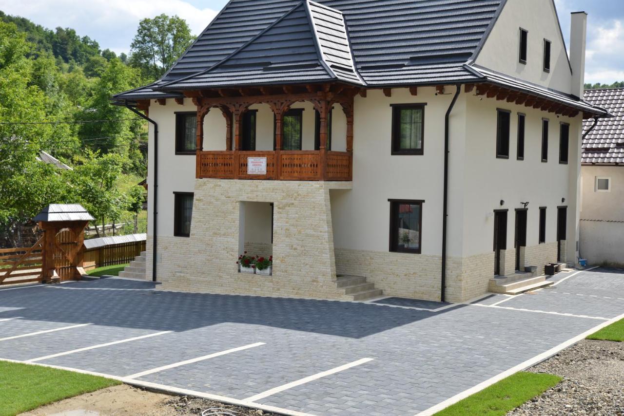 Pensiunea Armonia Văleni Exteriör bild