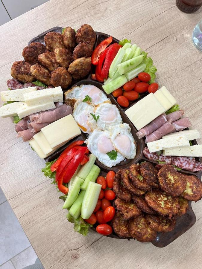 Pensiunea Armonia Văleni Exteriör bild