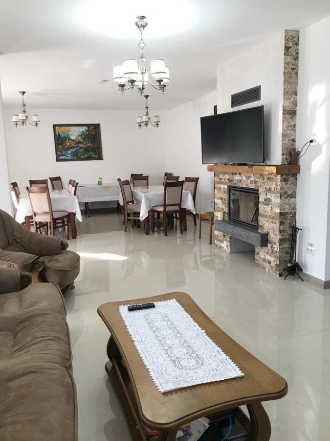 Pensiunea Armonia Văleni Exteriör bild